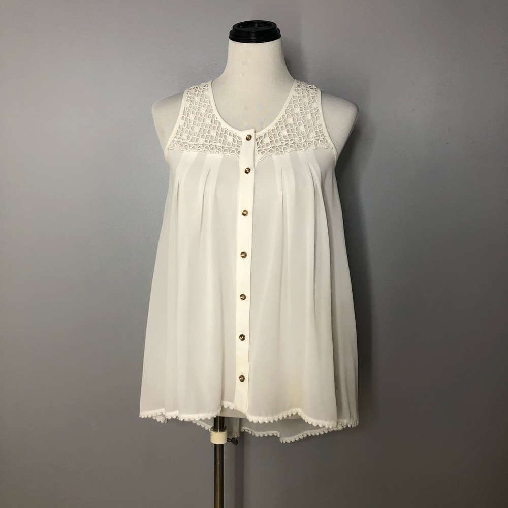 Monteau Crochet Detail Sleeveless Top